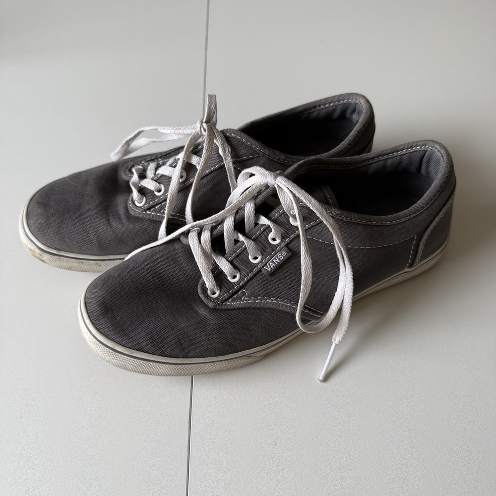 VANS Off the Wall Gray Lace-Up Sneakers,‎ Size 7.5 Women's